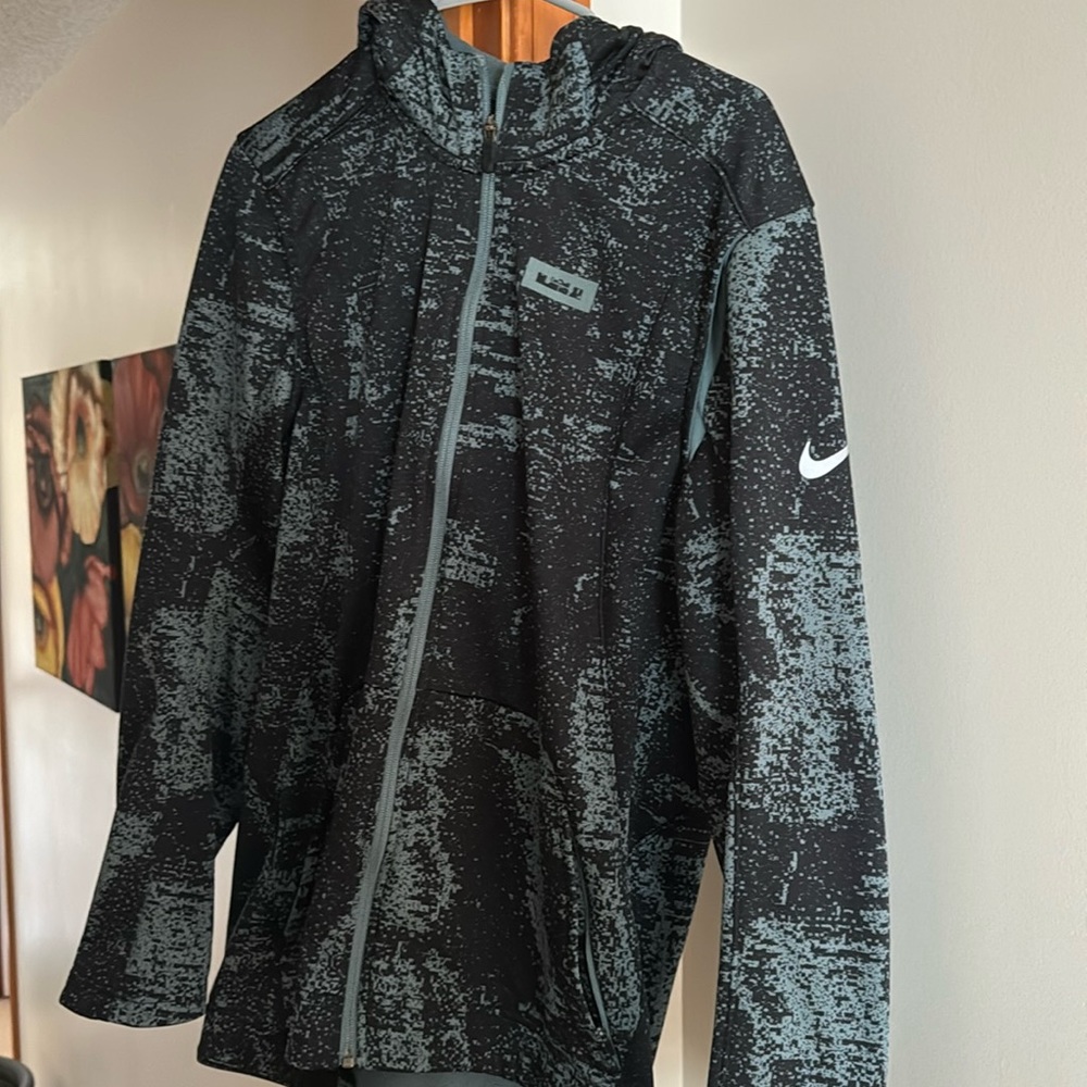 Men’s size large Nike / LeBron James brand zip up hoodie